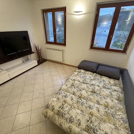 Stazione E Ospedale - Moderna Apartment