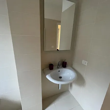 Stazione E Ospedale - Moderna Apartment *